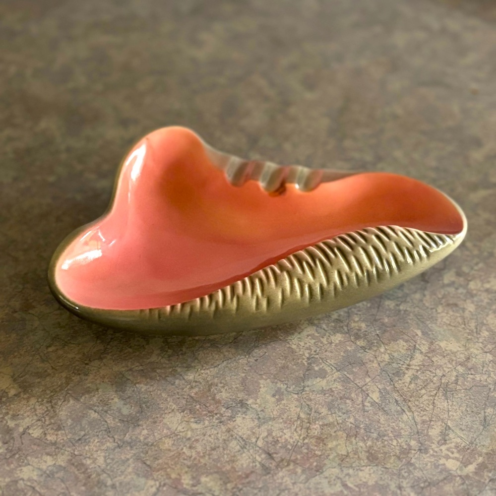 60's Pink/Grey Shell Ashtray - Ceramic Ashtray - Pink Ceramic Collectible Decor